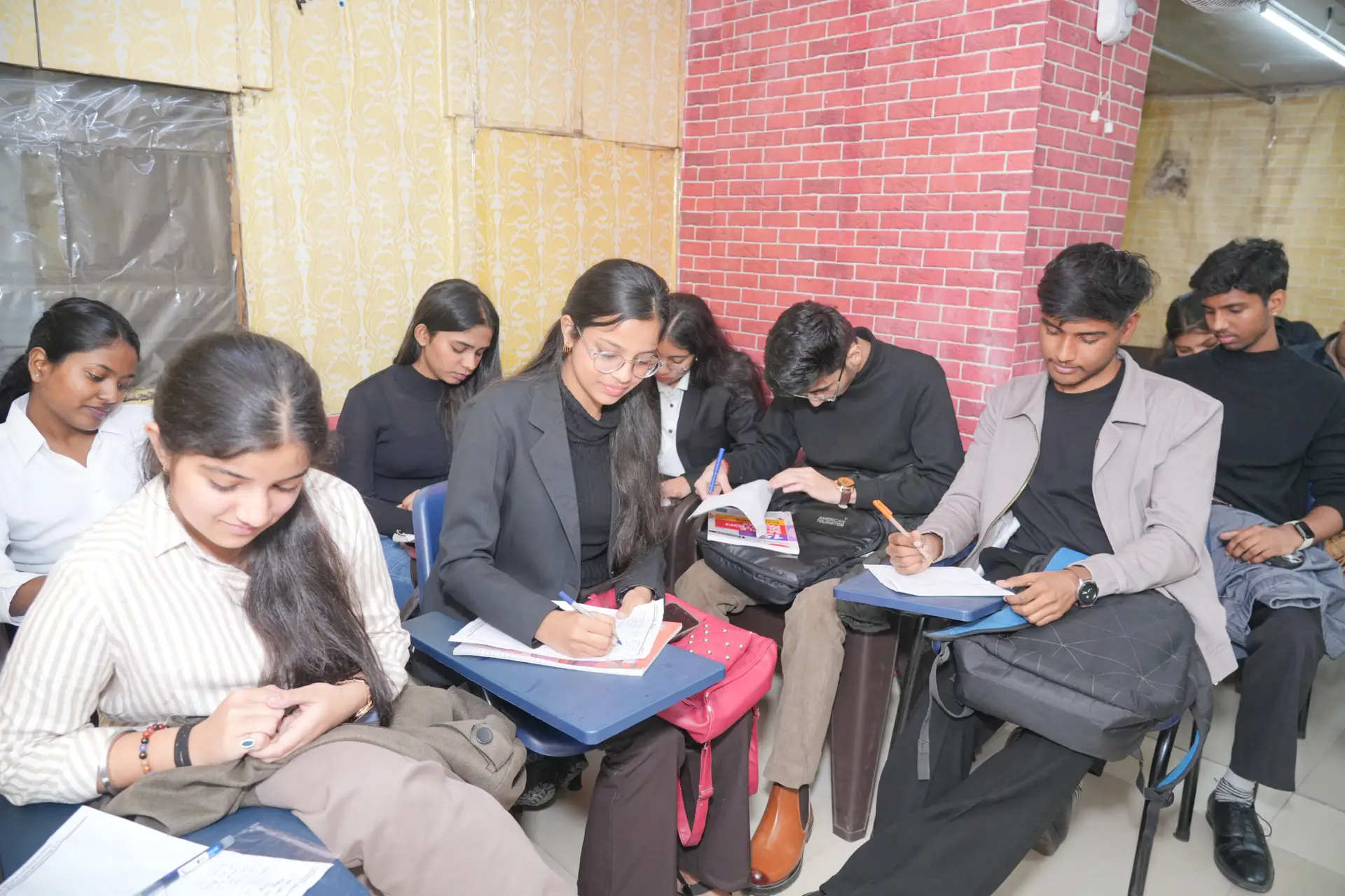 Accounts-Tution-In-Rohini